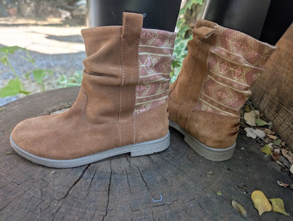 TOMS Girls brown/Pink Laurel suede Scrunch BOHO Ankle boots with size 2 Cowgirl